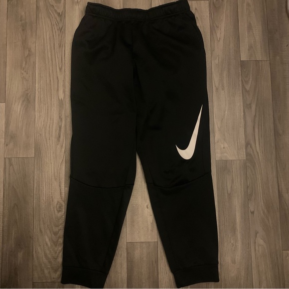 Nike Sweatpants Men’s Size Medium Basketball Tapered Therma Graphic 800317-010 - Picture 1 of 3